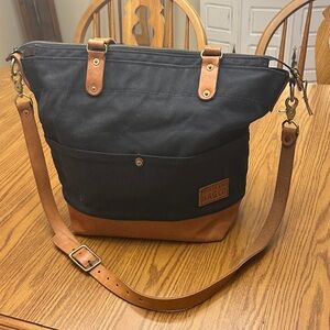 The 76th Street Tote | Black and tan